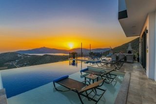 Villa Pelit – Kalkan Ulugöl’de Kapalı Havuzlu, Jakuzili Villa