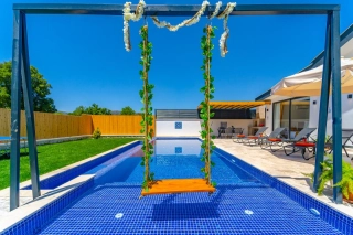 Villa Dorya – Abgeschiedene Luxusvilla mit Whirlpool & Privatem Pool 