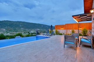 Villa Çamdibi – Private Jacuzzi Villa with Pool in Sarıbelen