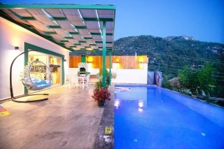 Villa Petra – Kalkan İslamlar’da Jakuzili & Saunalı Balayı Villası