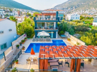 Villa Vistale Duo – Kalkan Merkezde Deniz Manzaralı Lüks Villa