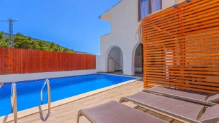 Villa Ceyhan – Honeymoon-Villa mit Jacuzzi & Privatem Pool in Kalkan 