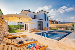 Villa Toscana 3 | Kaş Çukurbağ’da Korunaklı Özel Havuzlu Tatil Villası