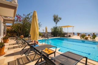 Villa Tulip – Luxuriöse 4-Schlafzimmer-Villa mit Meerblick in Kalkan 