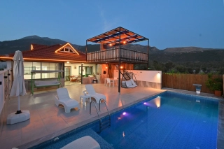 Villa Yörük Çayköy – Korunaklı Havuzlu Balayı Villası | Kalkan