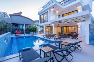 Villa Lovelet 1 – Kalkan Ortaalan’da Jakuzili, Modern Tasarımlı