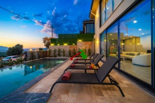 Villa Bogota - Korunaklı Havuzlu, Jakuzili, Modern Balayı