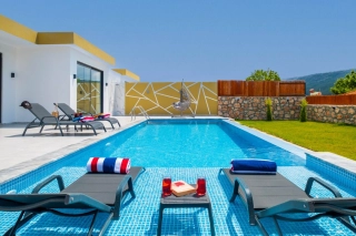 Villa Golden 2 – Geschützter Privatpool & Naturblick | 3 Schlafzimmer
