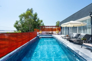 Villa Alibey – Korunaklı, Jakuzili, Özel Havuzlu Lüks Tatil Villası