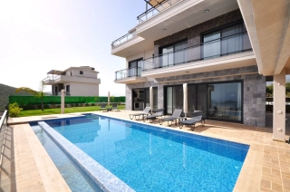 Villa Akik – Luxusvilla in Kalkan mit 4 Schlafzimmern en Suite 