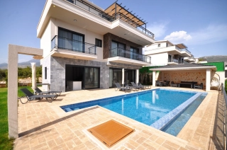 Villa Turkuaz Akbel – Kalkan’da Deniz Manzaralı, Jakuzili, Lüks Villa