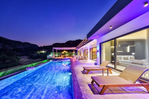 Villa Free