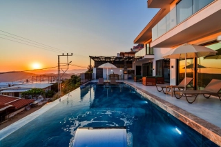 Villa Azra Gül | Sauna, Hamam ve Jakuzili Ultra Lüks Villa