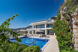 Villa Agena – Luxusvilla mit Meerblick, 5 Schlafzimmern & Fitnessraum