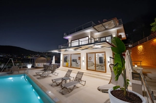Villa Gredi – Luxury 5-Bedroom Sea View Villa in Kalkan Kızıltaş