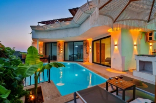 Villa Phuket – Meer- & Stadtblick-Honeymoon-Villa in Kalkan Akbel