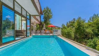 Villa Asmalı Konak – Kalkan’da Doğa İçinde, Korunaklı, Ahşap Villa