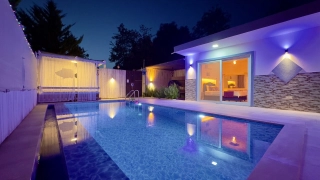 Villa Oruç – Kalkan Üzümlü’de Korunaklı, Jakuzili Balayı Villası
