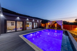 Villa Loçka Kalkan – Hacıoğlan’da Korunaklı Havuzlu Doğa İçinde Villa