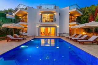 Villa Beyaz İslamlar | Kalkan’da 3 Yatak Odalı, Doğa Manzaralı