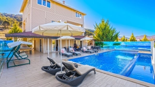 Villa Özdemir – Abgeschiedene Luxusvilla mit Whirlpool & Kinderpool
