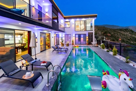 Villa Water Moon