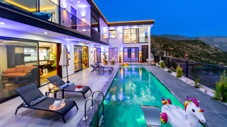 Villa Water Moon – Kalkan Çavdır’da Isıtmalı Havuzlu, Jakuzili Villa