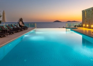 Villa Boat House | Kalkan Kalamar’da Denize Sıfır, Özel İskeleli Villa