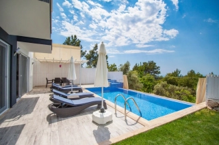 Villa Salkım Üzümlü | Geschützte Villa mit Jacuzzi in Kalkan Üzümlü