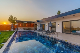 Villa Tuna Çavdır | Kalkan Çavdır’da Korunaklı, Jakuzili ve Havuzlu