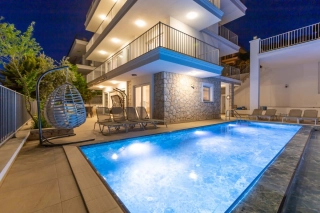 Villa Cassa Sole – Luxus Ferienvilla mit Meerblick und Privatpool in K