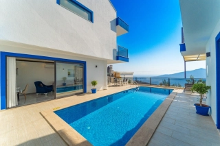 Villa Pırlanta Kördere – Luxusvilla mit beheiztem Innenpool