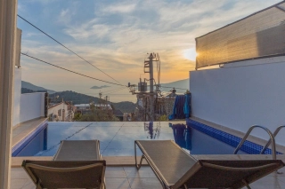 Villa Bercesti | Romantische Honeymoon-Villa mit privatem Pool