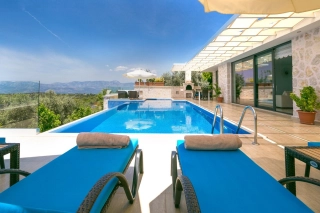 Villa Luna Üzümlü | Isıtmalı Havuzlu Jakuzili Lüks Doğa Villası