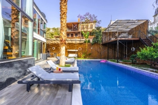 Villa Zülfiye | Sinema Odalı, Saunalı 10 Kişilik Lüks Villa Kalkan