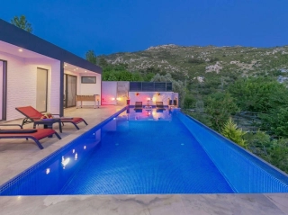 Villa Viva | Kalkan İslamlar’da Korunaklı Jakuzili Romantik Balayı