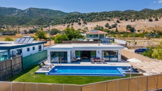 Villa Guru | Geschützte Luxusvilla mit Privatpool in Kaş Sarıbelen