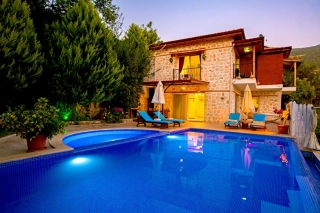 Villa Muar – Nature View, Sheltered Pool, Luxury 2-Bedroom Villa