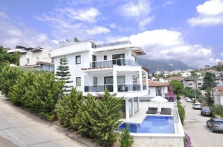 Villa Celia, villa for 6 Persons with jacuzzi in Kalkan Kalamar