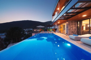 Villa Esra Evi – Luxusvilla mit Meerblick & Innenpool in Kalkan 