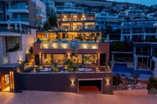 Villa Buse Duo Kalkan – Zentrale Luxusvilla mit Infinity-Pool