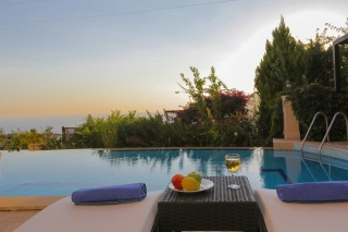Villa Sarnıç – 3 Yatak Odalı, 6 Kişilik, Deniz Manzaralı Lüks Villa