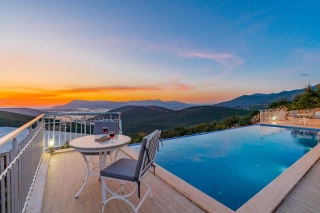 Villa Infinity – Kalkan İncebel’de  Manzaralı, Kapalı Havuzlu Villa