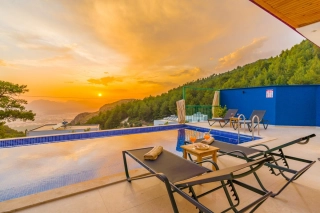 Villa İlkan – Kalkan İslamlar’da Jakuzili, Doğa İçinde Özel Villa
