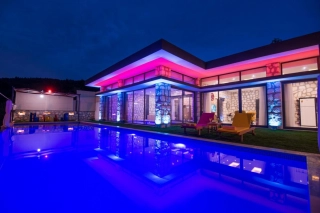 Villa Ay – Kalkan İslamlar’da Isıtmalı Havuzlu, Jakuzili, Muhafazakar