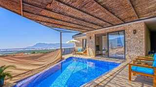 Villa Rock – Secluded Honeymoon Villa in Yesilkoy with Private Pool