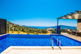 Villa Yağmur Kalkan – Kördere’de Panoramik Manzaralı, Jakuzili