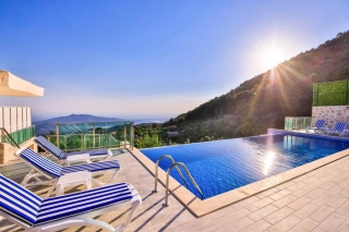 Villa Kalis 4 – Luxusvilla mit Whirlpool & Beheiztem Pool in Kalkan