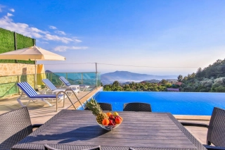 Villa Kalis 2 – Kalkan İslamlar’da Jakuzili, Isıtmalı Kapalı Havuzlu