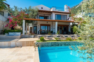 Villa Seas The Day – Kalkan Kızıltaş’ta Panoramik Deniz Manzaralı 